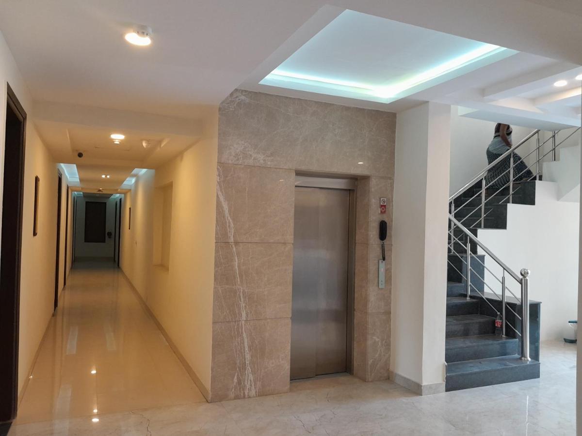 Hotel The Luxem - Behind Ibis Hotel Gurugram 古尔冈 外观 照片