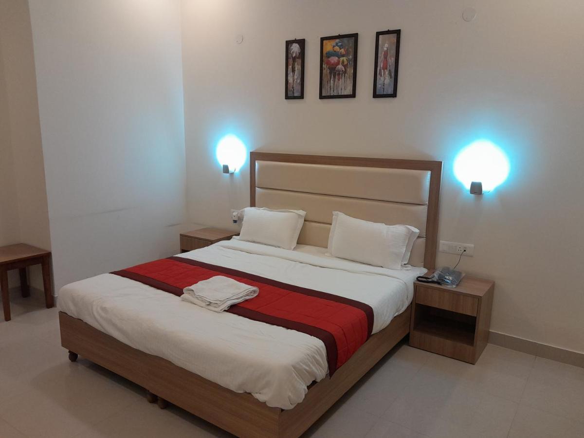 Hotel The Luxem - Behind Ibis Hotel Gurugram 古尔冈 外观 照片