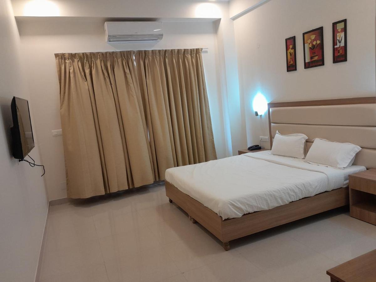 Hotel The Luxem - Behind Ibis Hotel Gurugram 古尔冈 外观 照片
