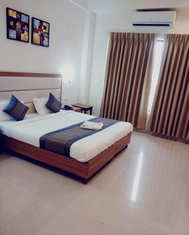 Hotel The Luxem - Behind Ibis Hotel Gurugram 古尔冈 外观 照片