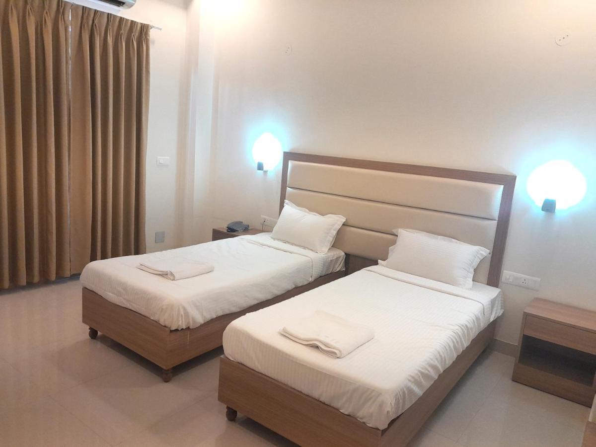 Hotel The Luxem - Behind Ibis Hotel Gurugram 古尔冈 外观 照片