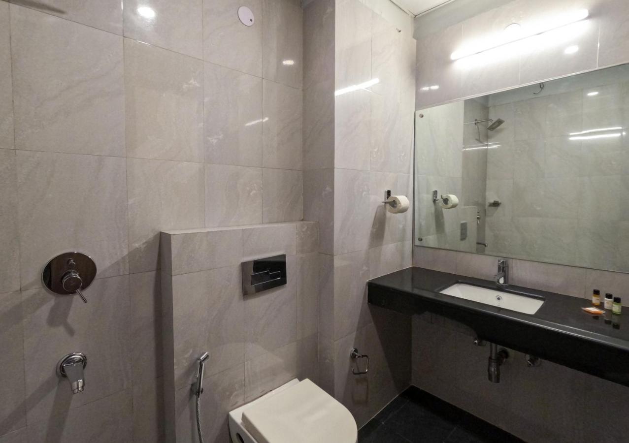 Hotel The Luxem - Behind Ibis Hotel Gurugram 古尔冈 外观 照片