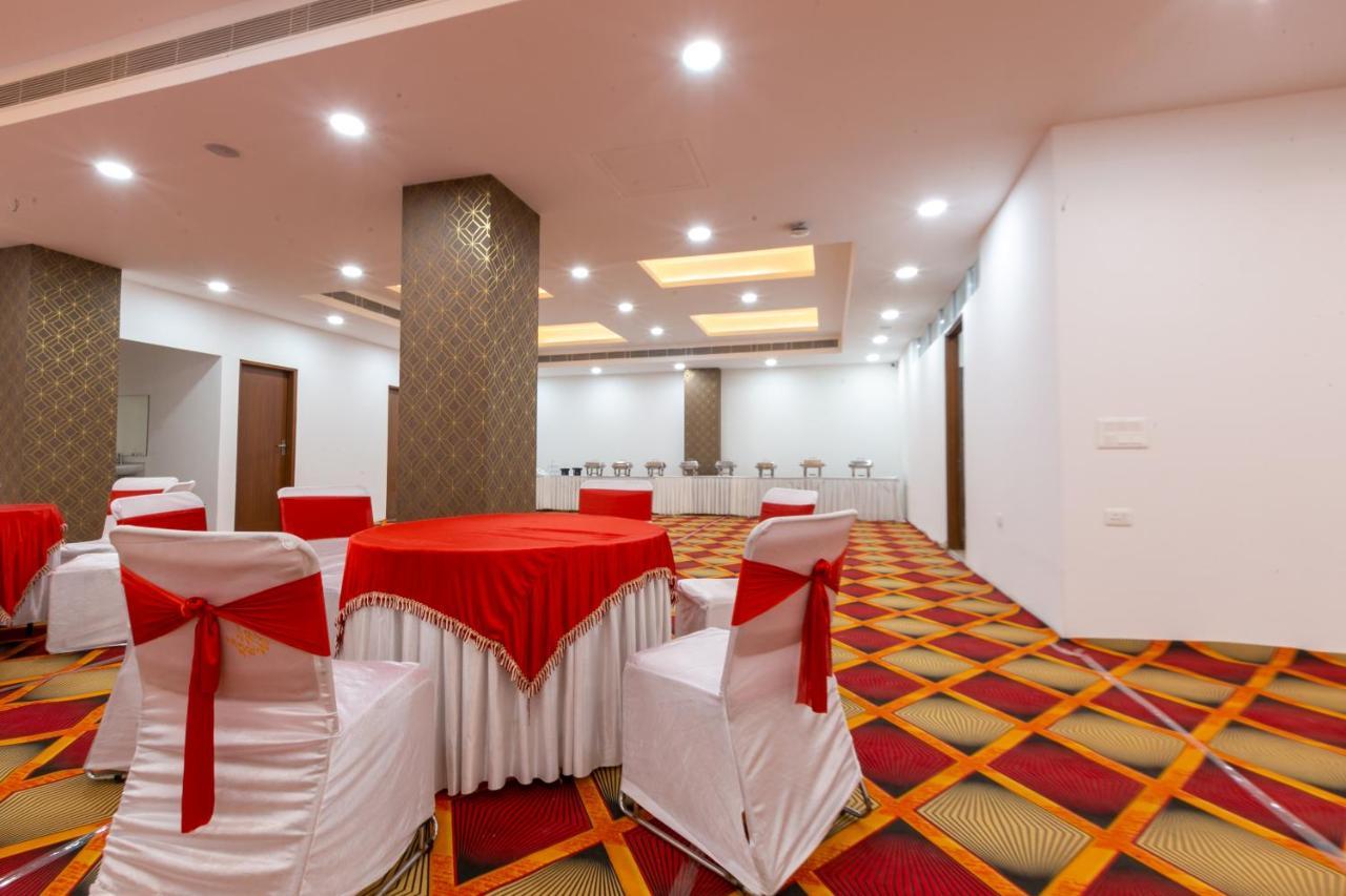 Hotel The Luxem - Behind Ibis Hotel Gurugram 古尔冈 外观 照片