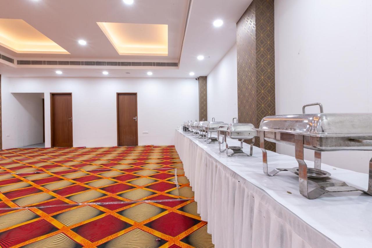 Hotel The Luxem - Behind Ibis Hotel Gurugram 古尔冈 外观 照片