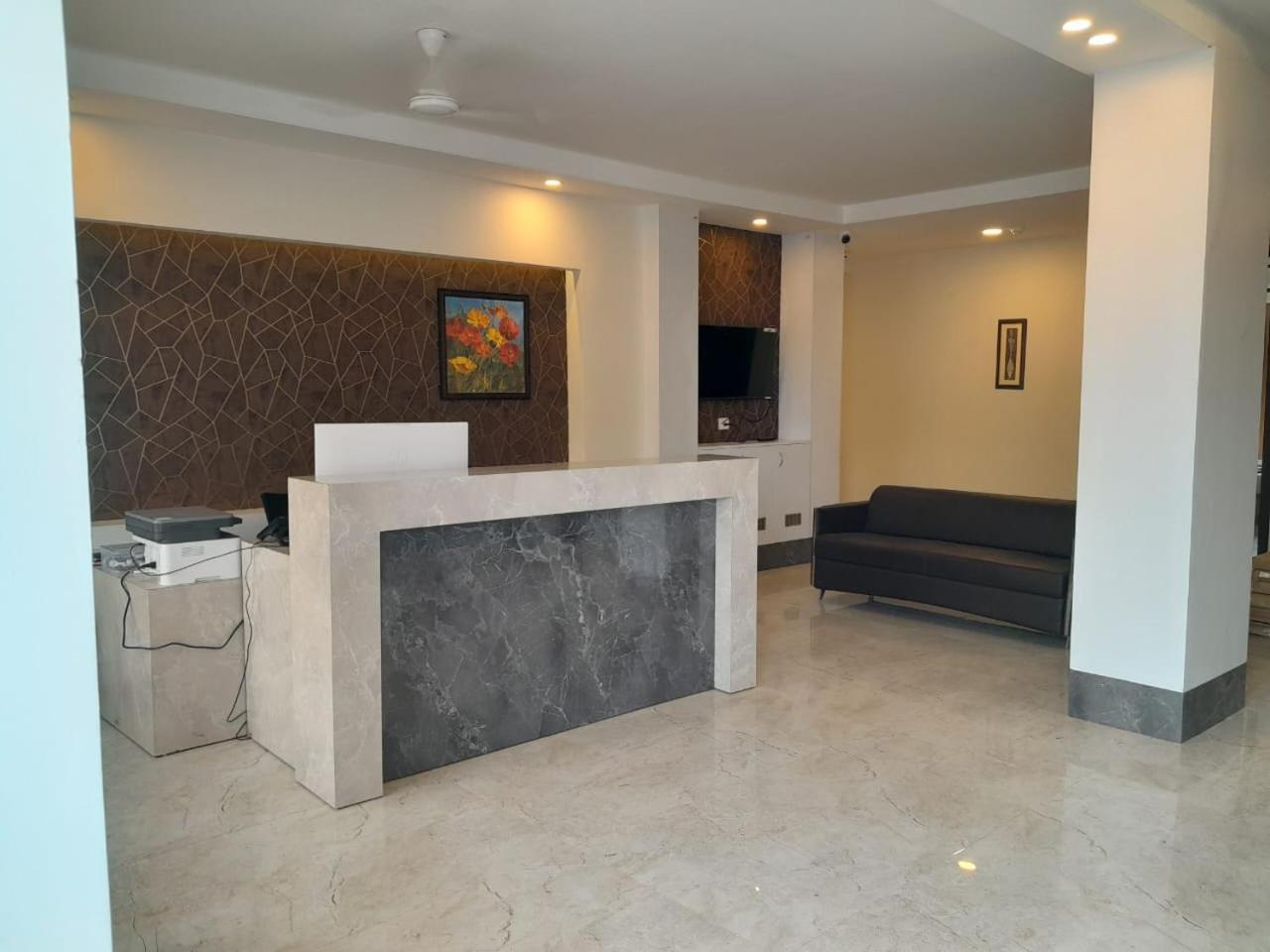 Hotel The Luxem - Behind Ibis Hotel Gurugram 古尔冈 外观 照片